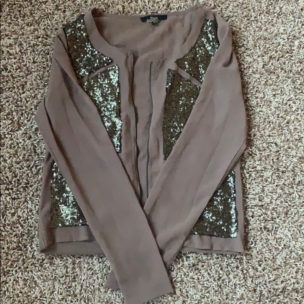 Zip up - Picture 2 of 3